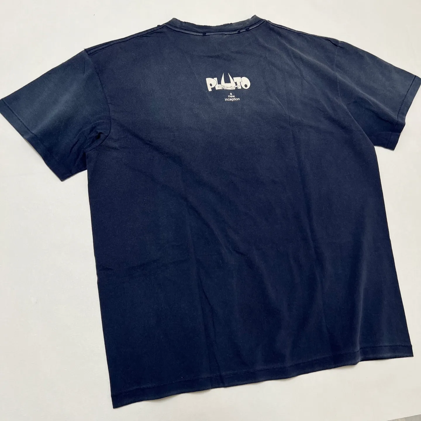 PLUTO x SAINT Mxxxxxx PLUTO SS TEE/Pluto co-branded retro tee Pluto distressed hole short sleeves Washed blue S-XL The washing and destruction process has reached the highest peak in the history of the brand. The real thing is quite good. This tee is derived from Osamu Tezuka's landmark masterpiece. Customized original unanimous co-branded main mark/wash mark. Original consistent cylindrical OE yarn fabric